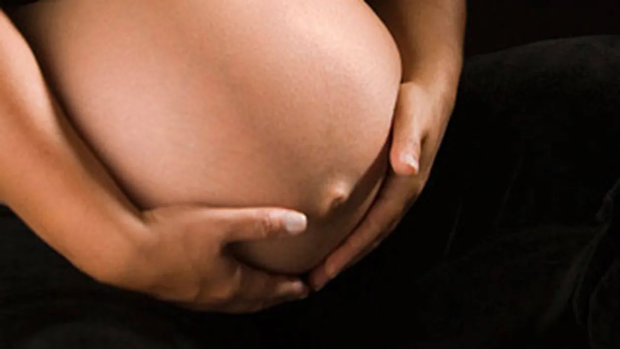 Statistica uluitoare! Peste 8.500 de minore au devenit mame in Romania! Suntem pe primul loc in Europa la acest capitol!