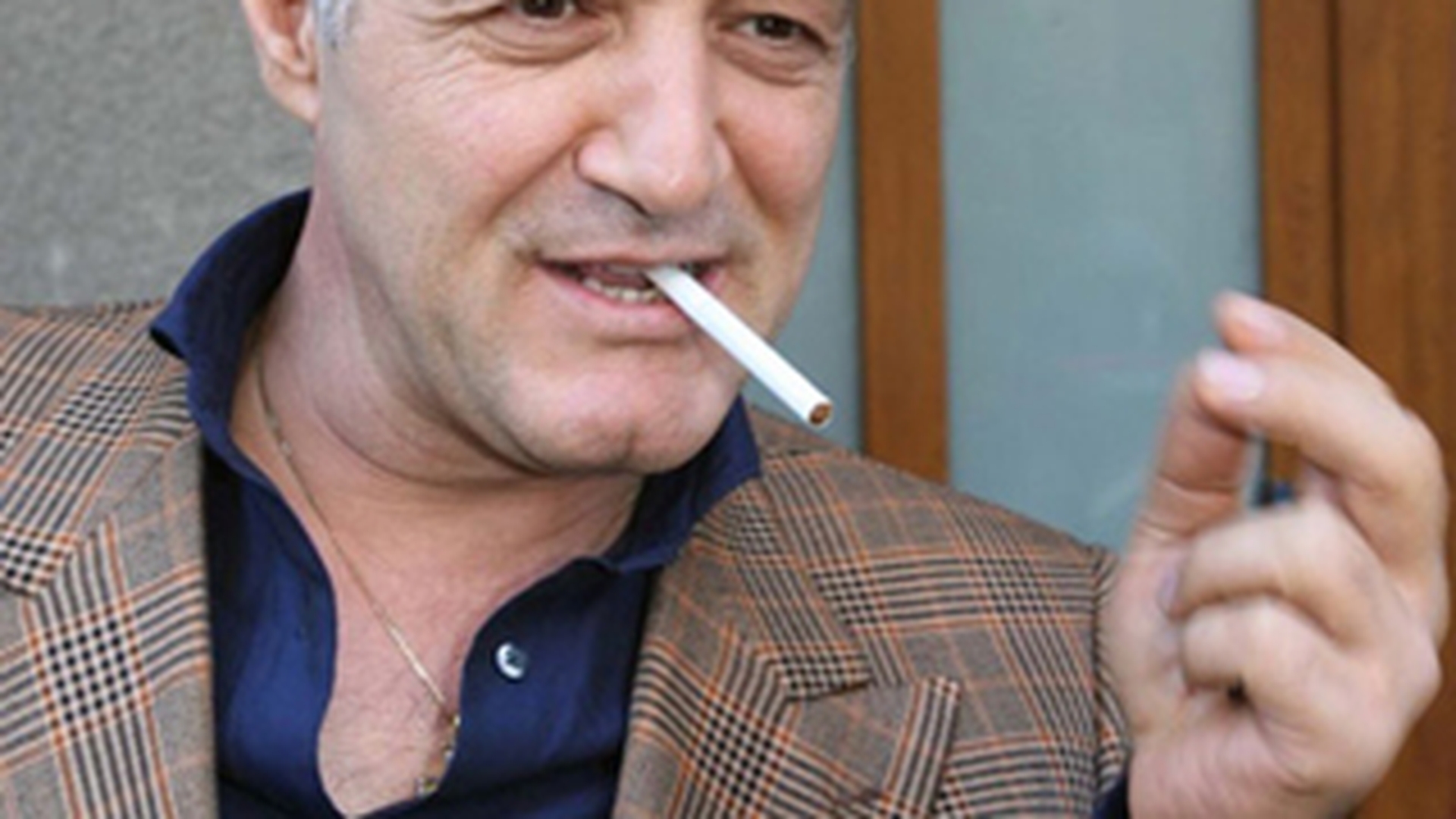 Becali, pe culmile succesului! I-a inchis usa in nas lui Sergiu Nicolaescu! "Trebuia sa joc intr-un film facut de el, dar i-am aruncat scenariul la WC!"