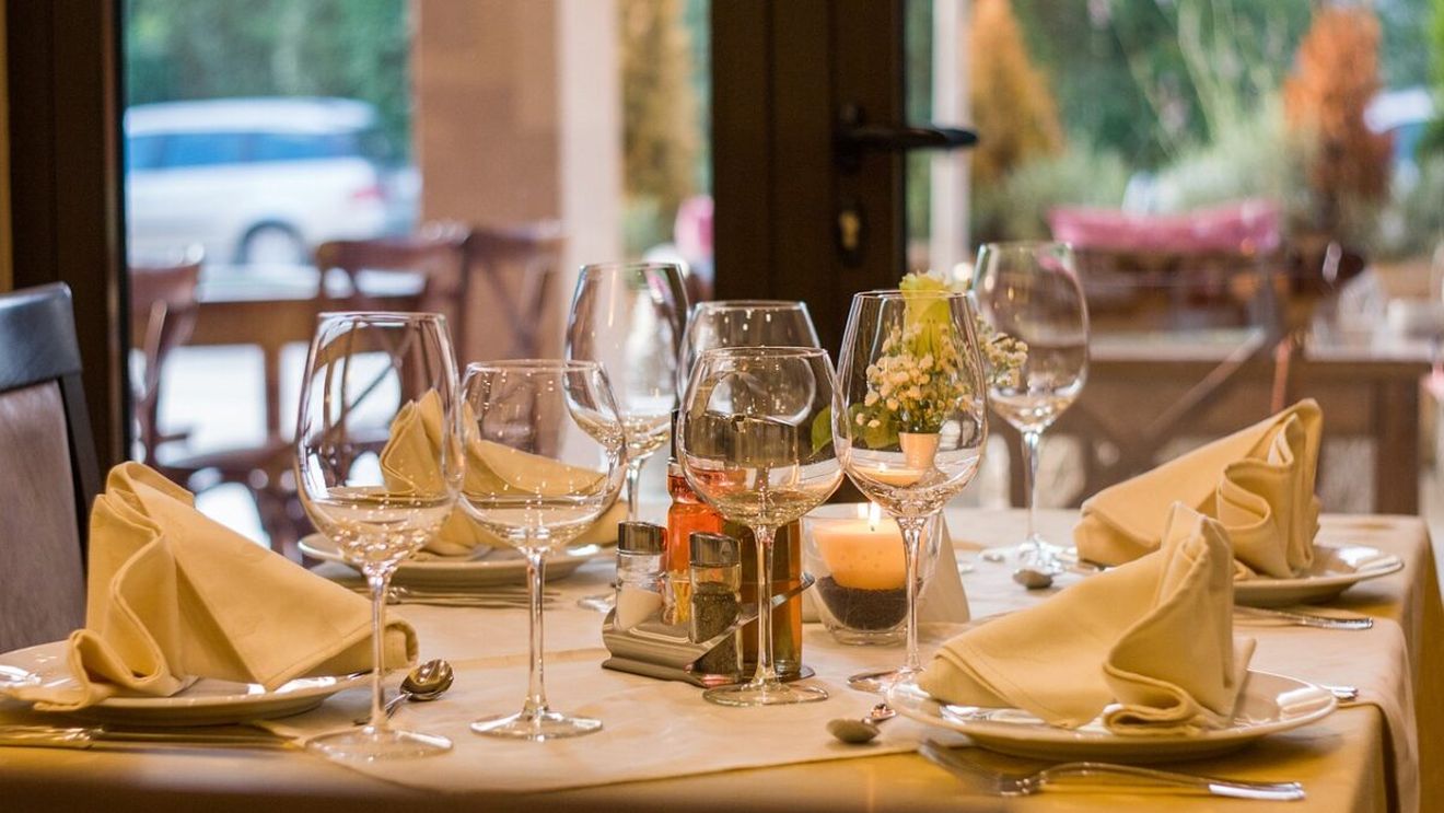 „Schema” de pe litoral care face gaură în buzunarele patronilor. Un cuplu a comandat cel mai scump preparat din meniul unui restaurant, dar n-a plătit consumația. Ce s-a întâmplat la scurt timp