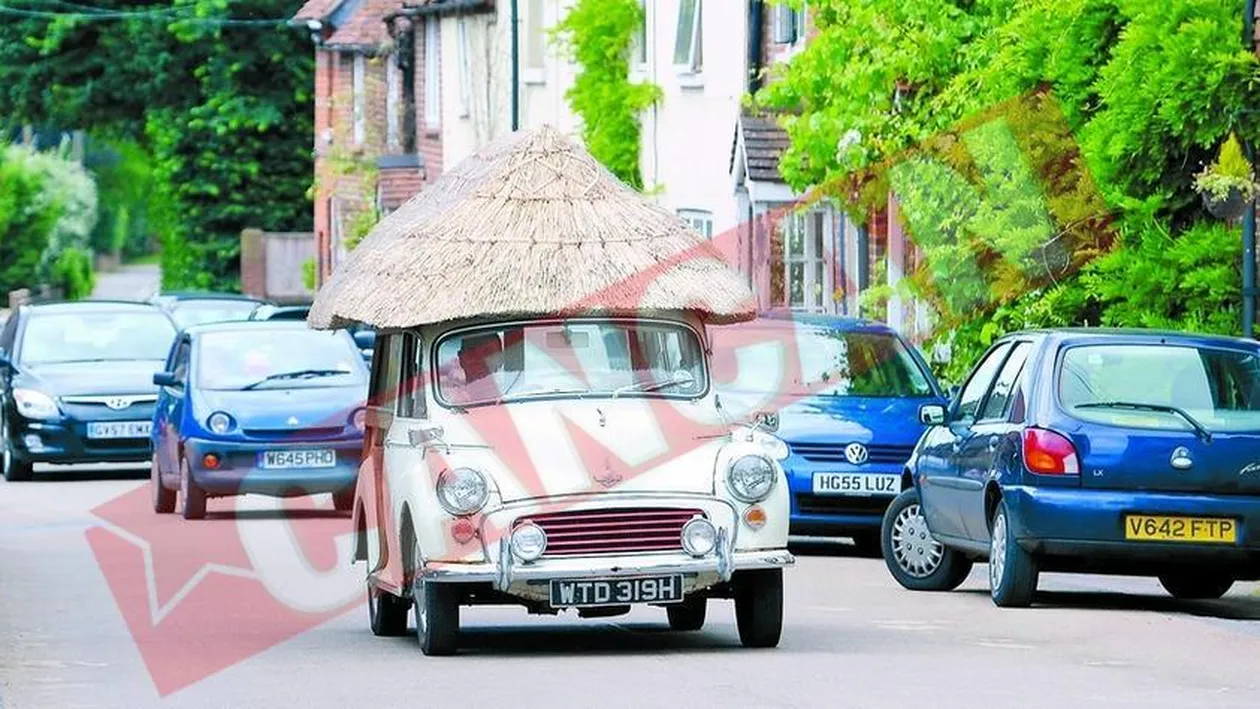 Are masina cu acoperis din stuf