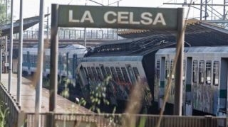 Circa 50 de persoane au fost ranite in urma ciocnirii a doua trenuri de pasageri in Italia
