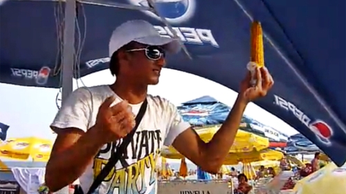 Să vezi și să nu crezi! Câți lei costă un porumb fiert, pe plajă în Mamaia