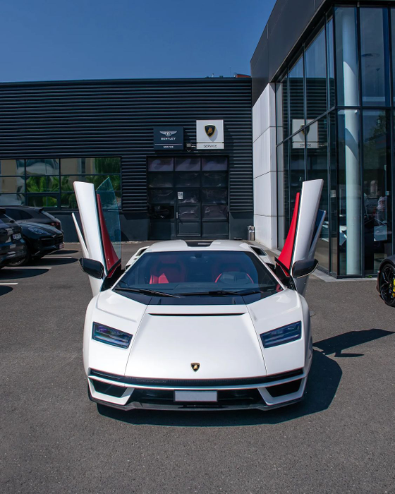 Lamborghini-ul pe care milionarul Florian a dat 2,8 milioane de euro (Foto: Instagram)