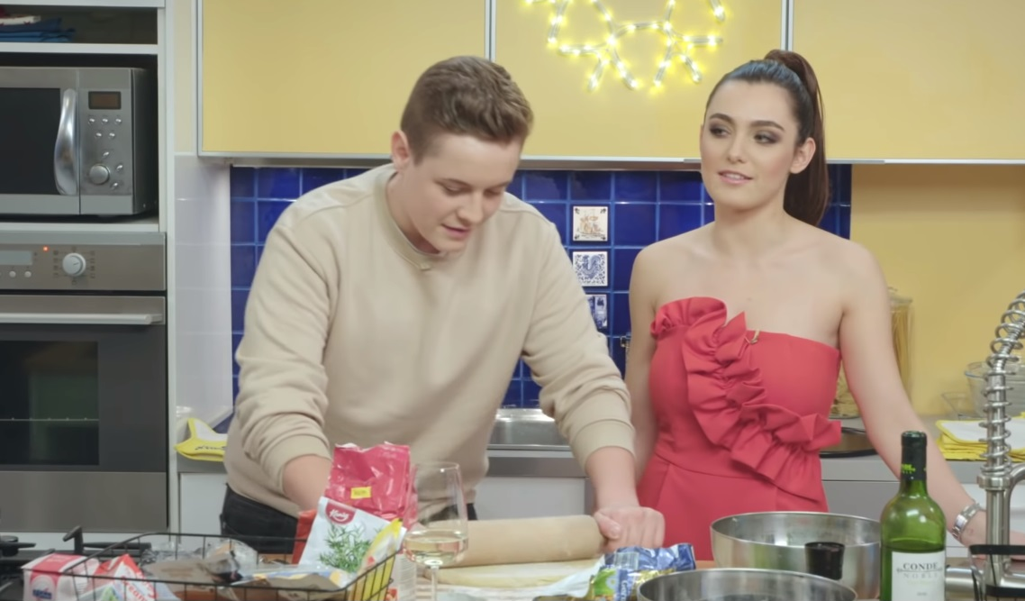 Andreea Esca a dezvăluit ce emisiune va prezenta după ce pleacă de la pupitrul Știrilor Pro TV