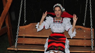 Angela Gheorghiu, cum nu ai mai vazut-o! Soprana s-a imbracat in straie maramuresene