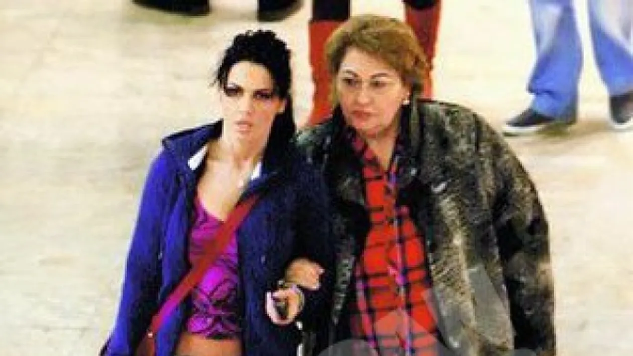 Ce an greu a avut Oana Zavoranu! Vezi prin cate necazuri a trecut bruneta, in fiecare luna!