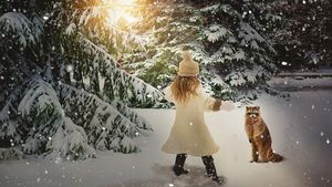 O fetiță de 10 din din Rusia a petrecut o noapte întreagă într-o furtună de zăpadă, cu un câine în brațe