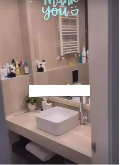Bianca Drăgușanu locuiește într-un apartament luxos/ Sursa foto: Instagram