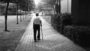 Tavanul camerei în care se afla s-a prăbușit! Care este starea bătrânului din Călărași