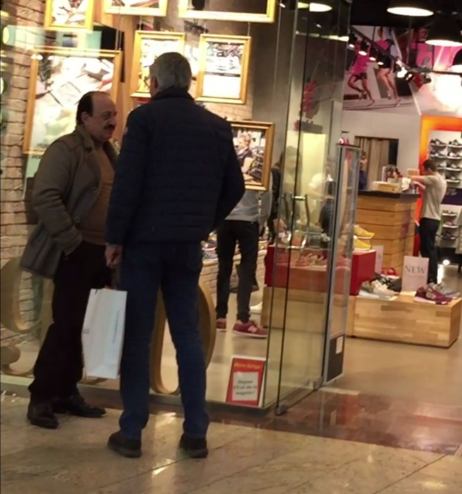 Eugen Teodorovici și Nicolae Cristescu s-au întâlnit în fața unui magazin