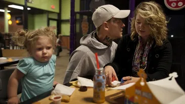 Acestea sunt cele mai tari fotografii din 2014 si trateaza problema violentei in familie! Imagini EMOTIONANTE