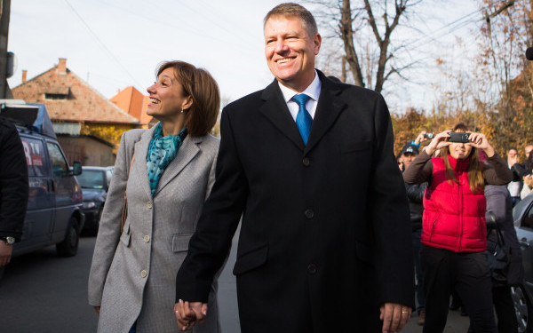 Carmen și Klaus Iohannis au impresionat cu vestimentația la încoronarea Împăratului Naruhito! Cum s-au îmbrăcat cei doi