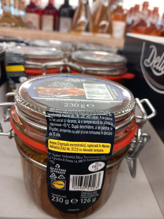 Piedone a luat magazinele cu pește la control, înainte de Florii! A găsit GÂNDACI, icre expirate, pești necorespunzători