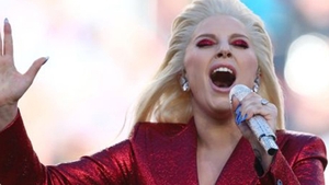 Lady Gaga a facut furori la Super Bowl si a acaparat intreg internetul