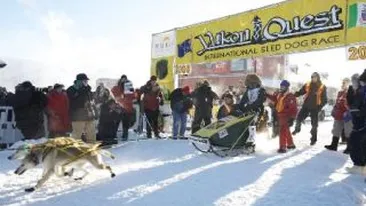 Un jamaican a luat startul in cea mai dificila cursa de sanii trase de caini, in Alaska