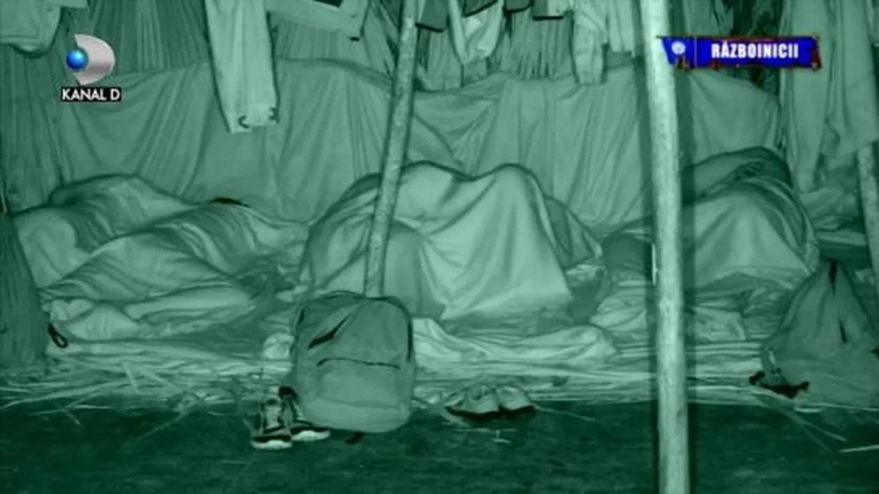 Ce se întâmplă, de fapt, sub pătură la Survivor? Un fost concurent face lumină: ”Ne cuplam câte doi sau chiar trei și...”!