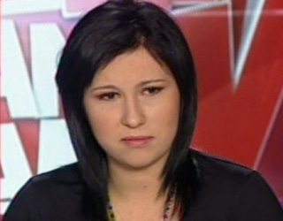 Carmen Şerban trăieşte o adevărată dramă. Tatăl ei este grav bolnav. „Are 12 operaţii, e în scaun cu rotile!”