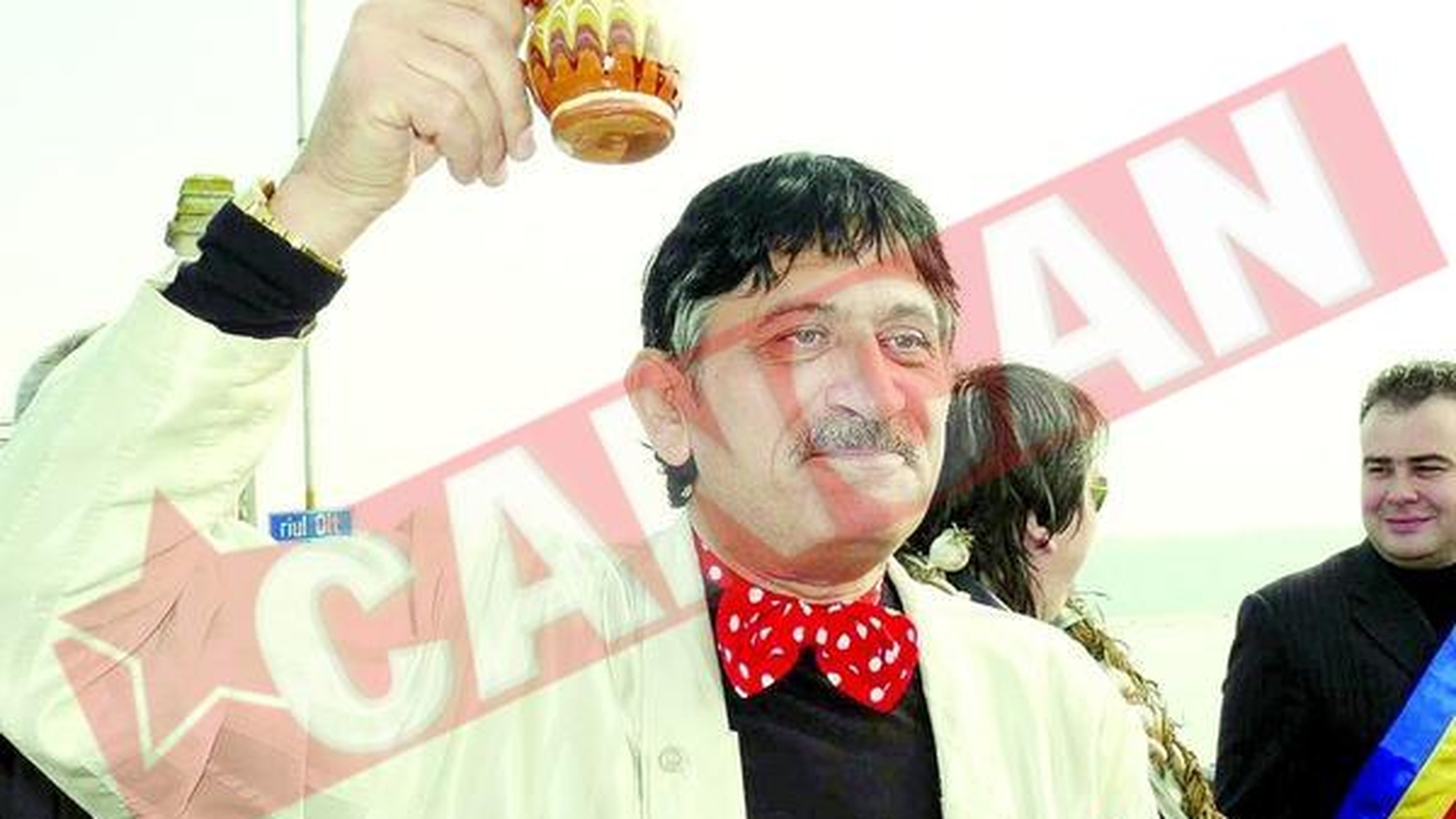 Jean Paler a cumparat oua... la mana a doua