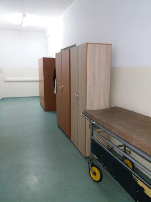 Medicii au reclamat că le-au fost sparte vestiarele