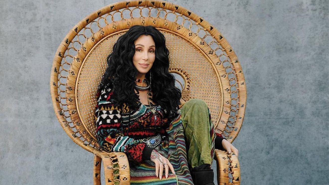 Cher a dat din casă: de ce preferă bărbați mai tineri decât ea. Artista de 77 de ani se iubește cu un bărbat de 38 de ani
