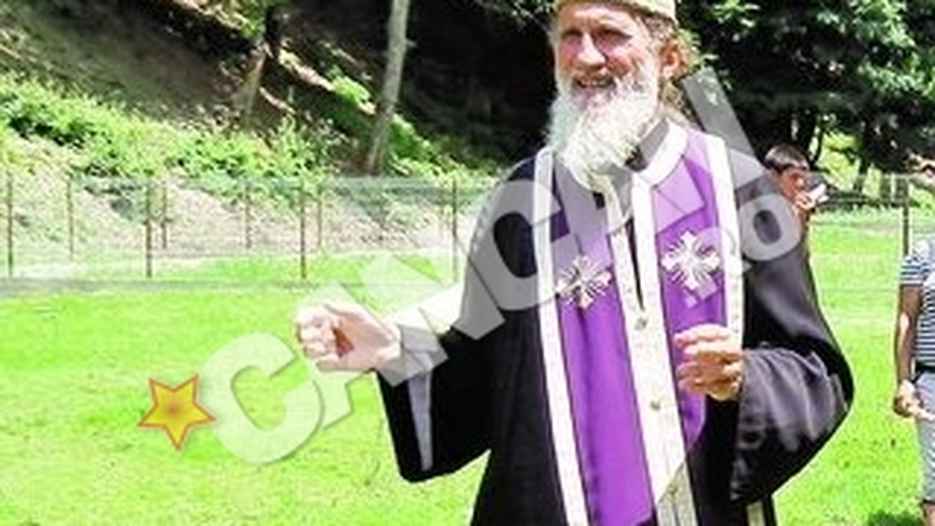 Cu toate ca e viu, un preot din Pitesti si-a pregatit mormantul ca sa alunge varcolacii. Si-a scris data mortii pe cruce