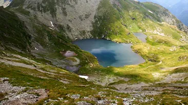 Patru turisti cehi au ramas izolati in muntii Fagaras!