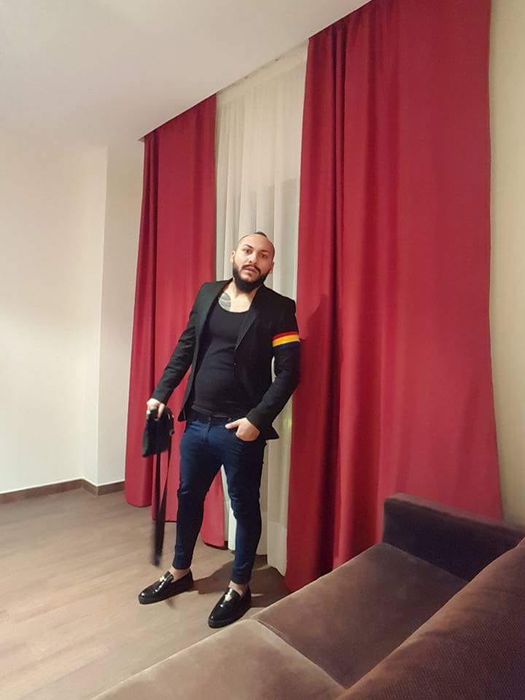 Imagine senzațională cu Dani Mocanu în dormitor! Manelistul a apărut AȘA pe Internet
