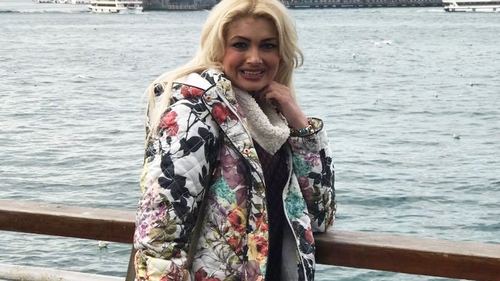 E de nerecunoscut: mănâncă întruna! Cum arată ”anorexica Flavia” după ce a intrat la cură de... îngrăşare!