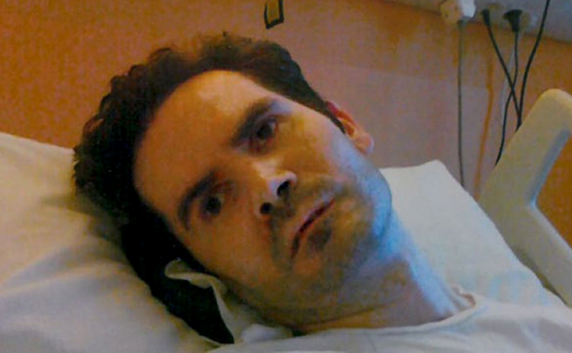 Vincent Lambert a murit. Povestea bărbatului ținut în comă timp de 11 ani într-un spital din Franța