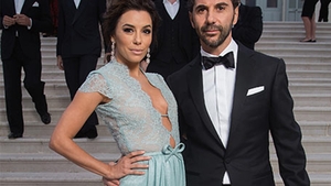 EVA LONGORIA s-a căsătorit cu mogulul media JOSE ANTONIO BASTON! Imagini fabuloase de la nuntă