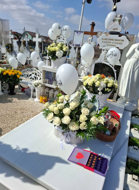 Ce a apărut la mormântul lui Sebi, tânărul ucis în accidentul provocat de Vlad Pascu. Ar fi împlinit 24 de ani