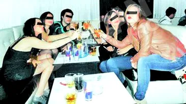 Proful violator de la Monnet isi agata elevele pe Messenger? Citeste aici ce le scria fetelor pe internet!