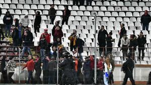 Declaraţii exclusive despre ”Revoluţia suporterilor”. Cum au plănuit fanii lui Dinamo să-i umilească pe jucători şi pe patronul milionar