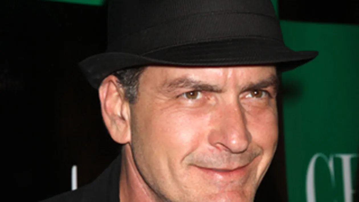 Fenomenal! Charlie Sheen ii plateste fostei sotii o pensie alimentara mai mica cu 20.000 de dolari decat ii plateste Borcea Mihaelei