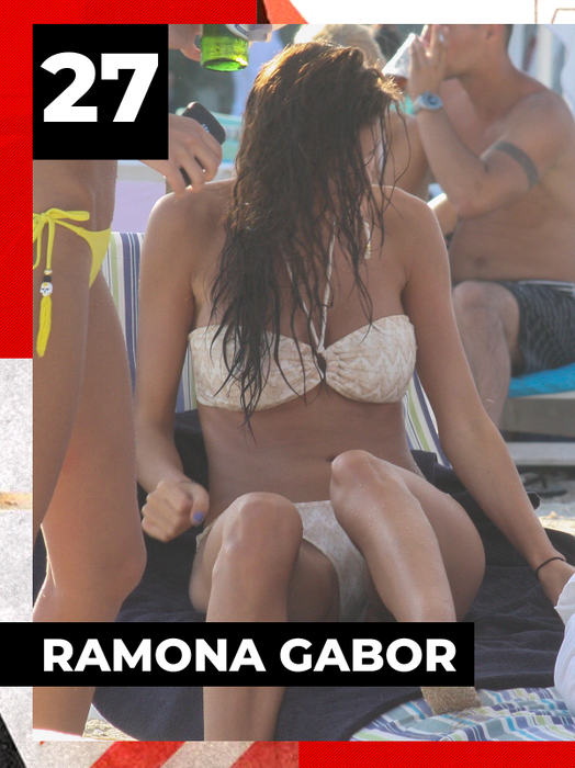 Top sexy-vedete de la noi, care au greșit mărimea slipului. Fanii de pe plajă au crezut că nu văd bine
