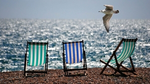 Vești bune pentru românii care nu au plecat încă în concediu! Vacanțele la mare se ieftinesc cu până la 70%