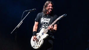 Dave Grohl, solistul trupei Foo Fighters, a anunțat pe Instagram că și-a înșelat soția. Artistul are și o fetiță cu amanta