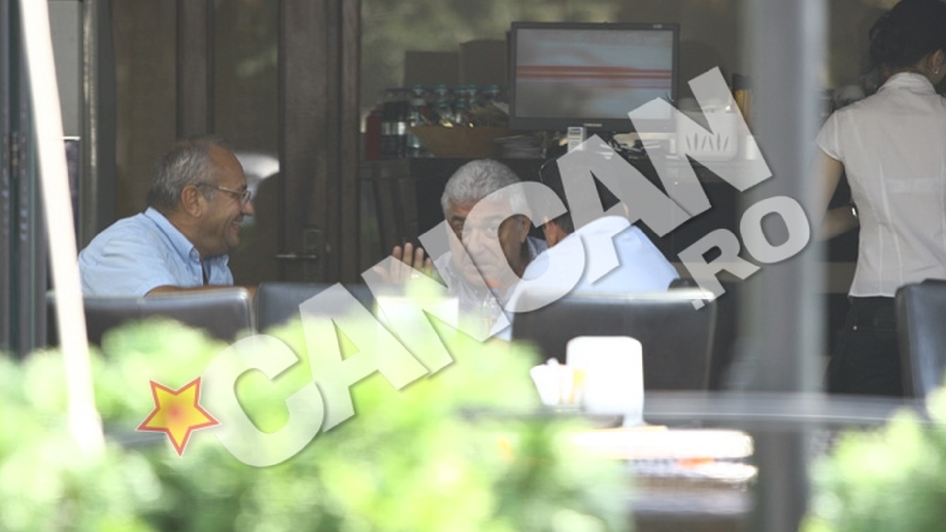El e omul cu o mie de fete! Lectie de actorie pe care Giovani Becali le-a dat-o unor amici