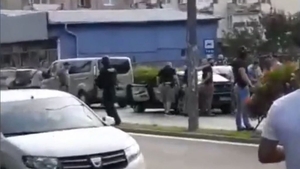 Interlopi ridicați de mascați de la o gală de box! Totul a fost live, pe Facebook