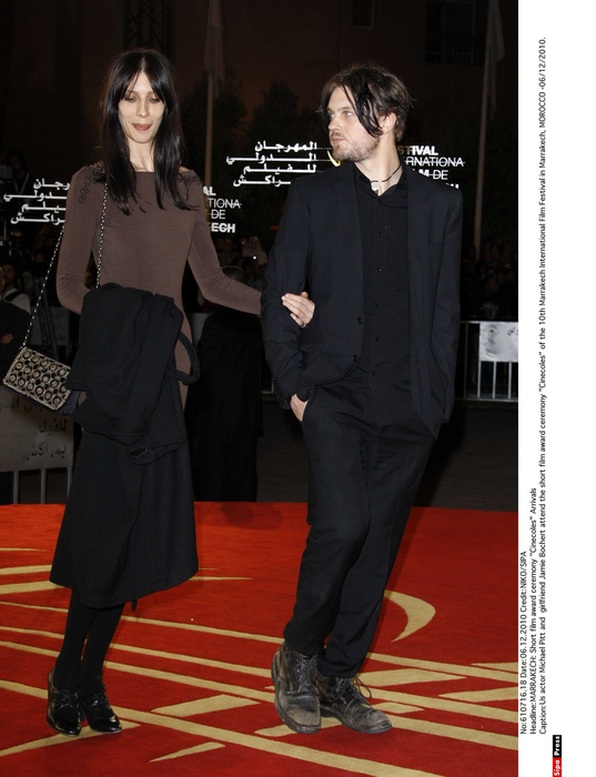 Actorul Michael Pitt și iubita sa Jamie Bochert în 2010. Foto: Profimedia