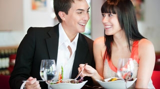 Un site matrimonial a dat afara 5.000 de persoane pentru ca s-au ingrasat