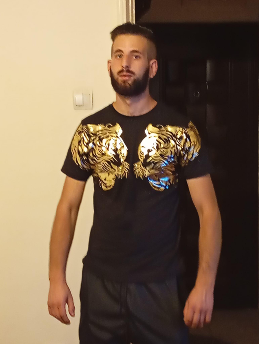 David, un tânăr de 25 de ani, s-a aruncat în gol de la etajul unui bloc. Mesajul cutremurător postat înainte să recurgă la gestul extrem