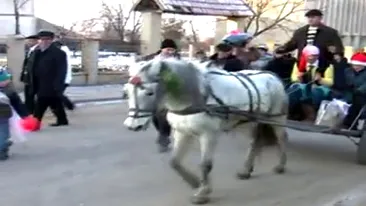 Cele mai nebunesti obiceiuri de la nuntile romanesti! Uite ce bataie de joc trebuie sa indure unii insuratei de dragul traditiei