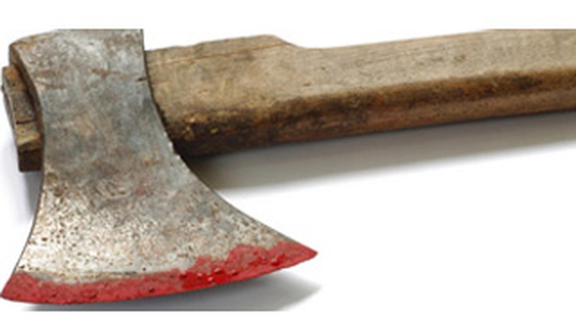 Un barbat din Iasi si-a omorat sotia cu un topor, dupa ce a aflat ca il insala