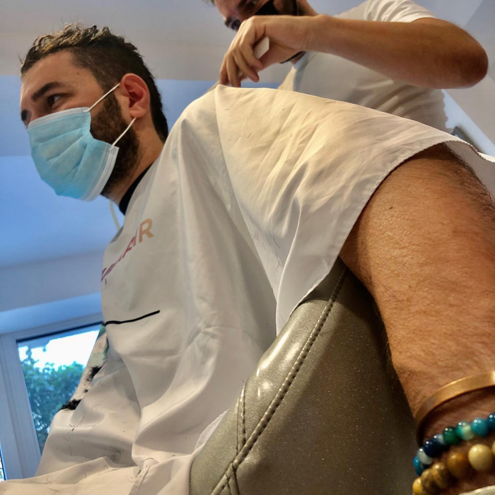 Smiley, schimbare radicală de look. A renunțat la părul lung și și-a făcut breton. FOTO