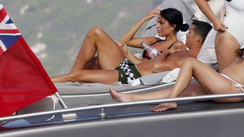 Georgina Rodriguez, încă o apariție de infarct! Cum s-a lăsat pozată iubita lui Cristiano Ronaldo | GALERIE FOTO