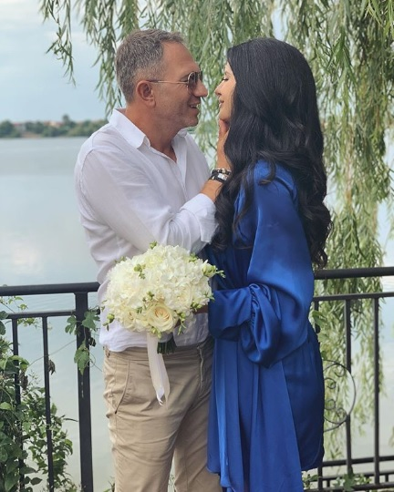 Larisa Ionescu a născut în secret! Avem primele imagini cu bebelușul și numele pe care l-a primit