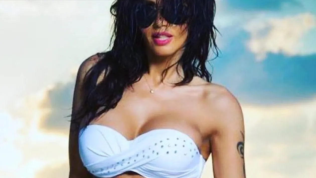 Oana Zăvoranu i-a înnebunit pe bărbați! S-a pozat provocator într-un costum de baie minuscul