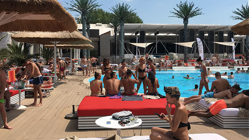Player Club Bucharest este locul preferat al oamenilor cu bun gust care vor să se distreze