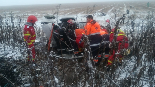Accident mortal în Teleorman! Două persoane au rămas încarcerate
